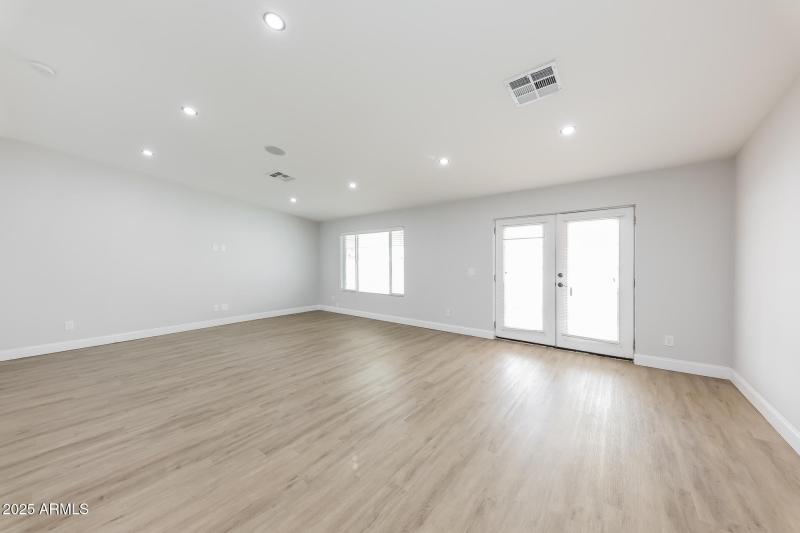006-photo-living-room-14652265