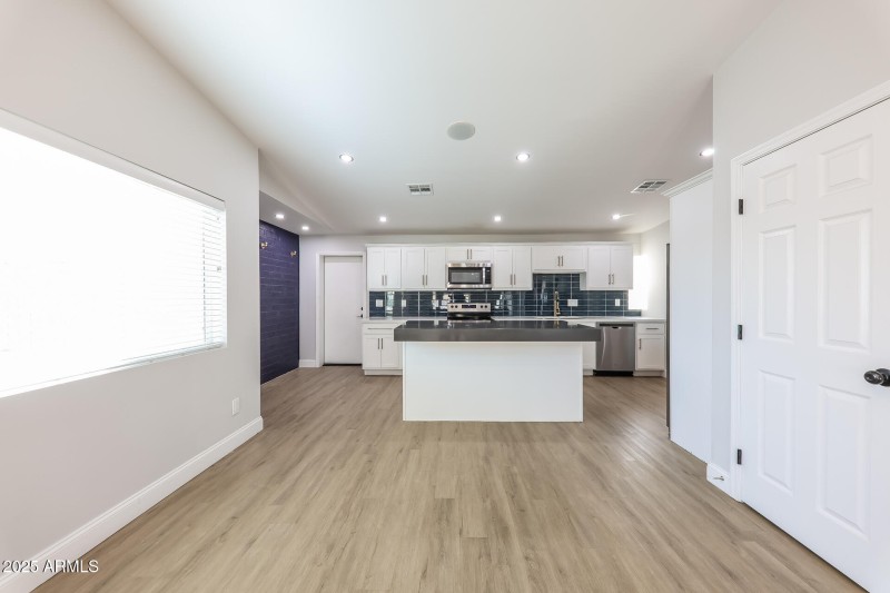 007-photo-dining-room-14652268