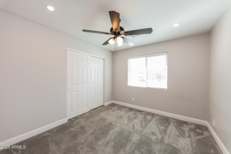 014-photo-bedroom-14652241