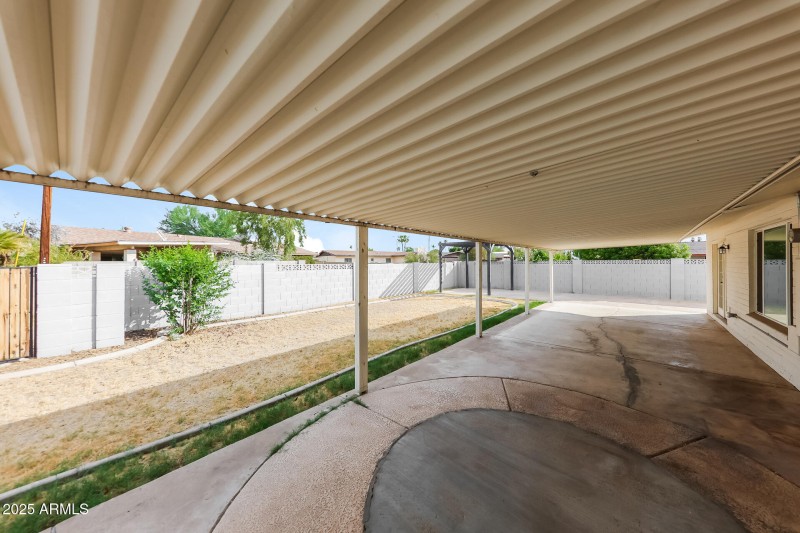 019-photo-rear-view-14652255