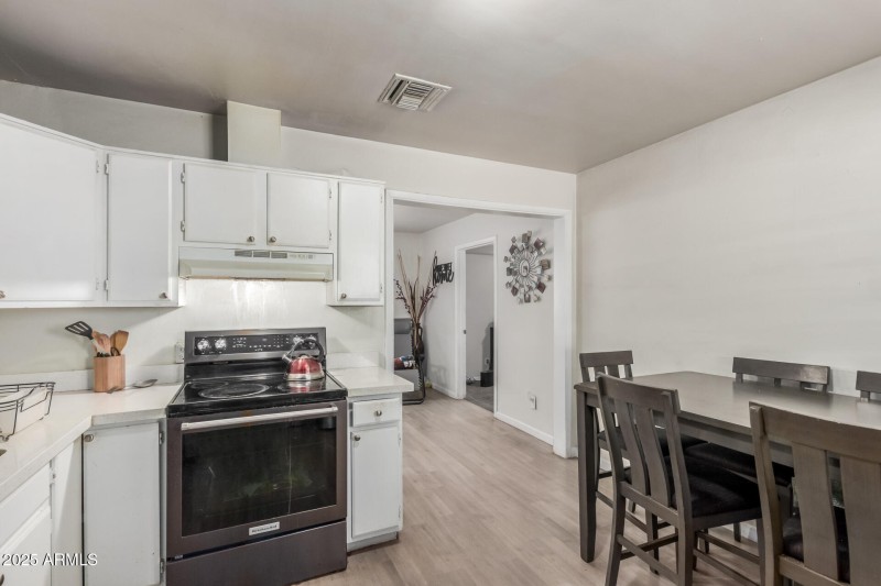 11 Royal Palm