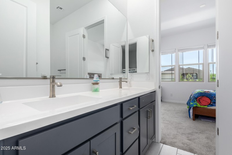 Jack&Jill bathroom