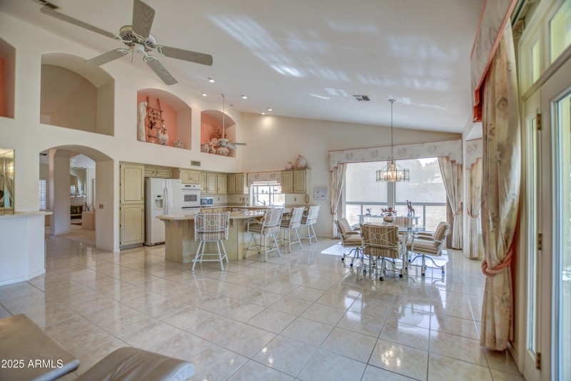 15_Family Room
