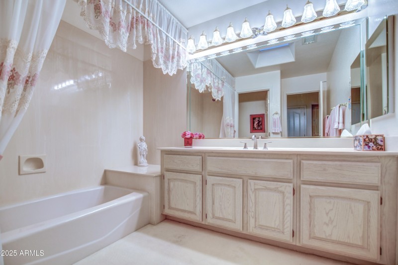 29_2nd Bathroom