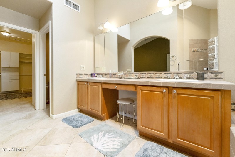 Primary bath with dual sink vanity