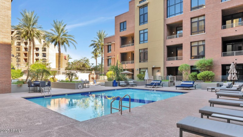 7301 E 3rd Ave-large-005-010-TOD6407-150