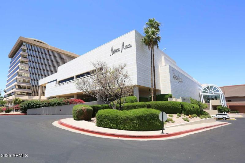 Fashion Square Mall-Neiman Marcus