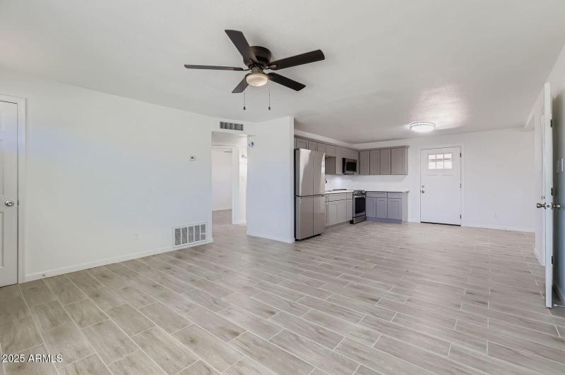 2837 N 71st Ave - Web Quality - 007 - 06