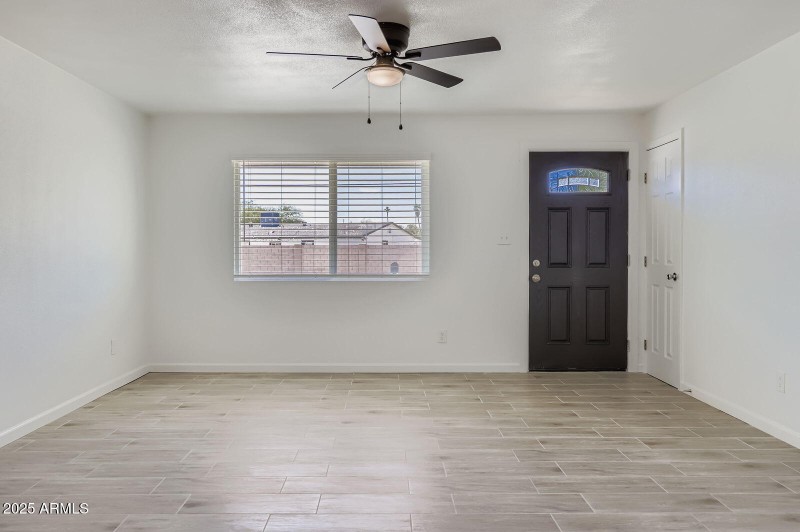 2837 N 71st Ave - Web Quality - 009 - 09