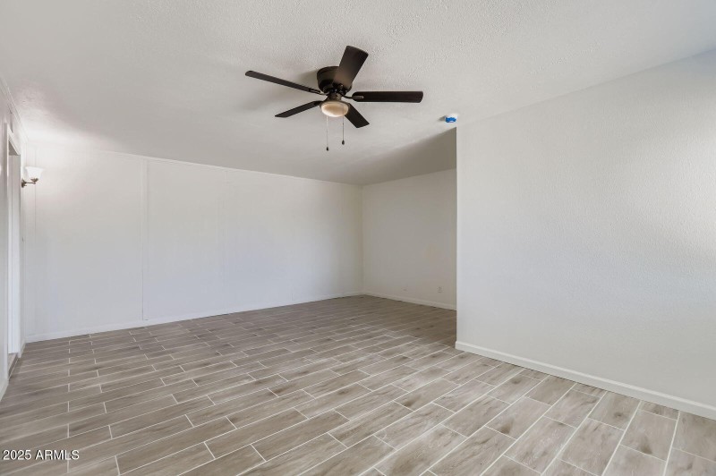 2837 N 71st Ave - Web Quality - 017 - 18