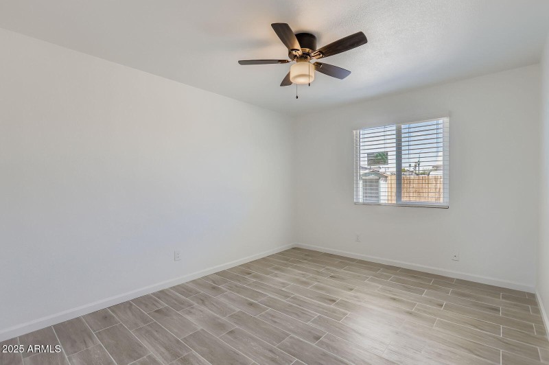 2837 N 71st Ave - Web Quality - 020 - 21