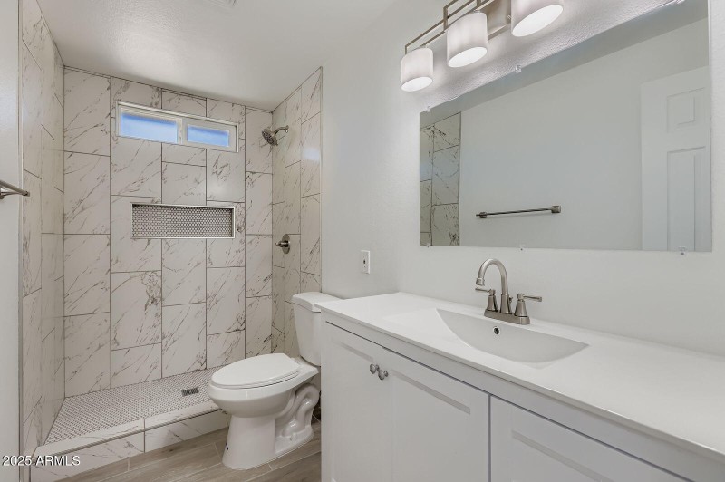 2837 N 71st Ave - Web Quality - 022 - 23