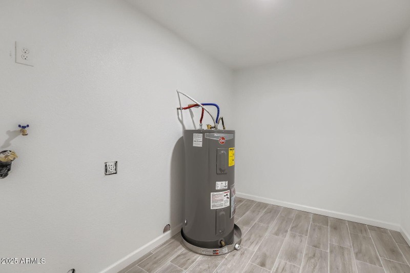 2837 N 71st Ave - Web Quality - 024 - 26