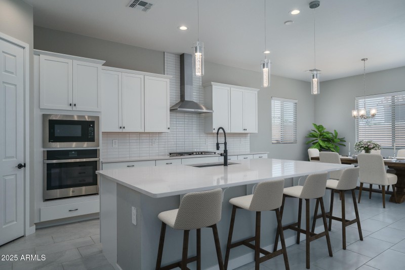 8VS) KITCHEN