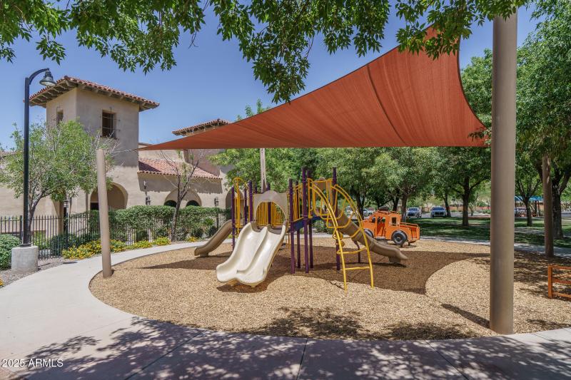 H7) PLAYGROUNDS