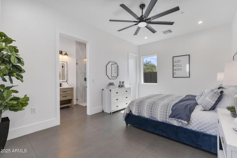 Guest Room 4