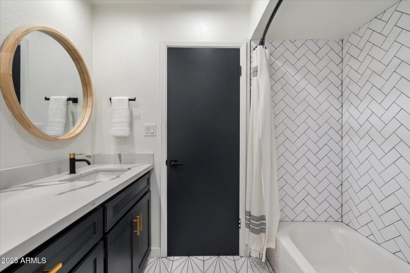 Hall Bath with Tub