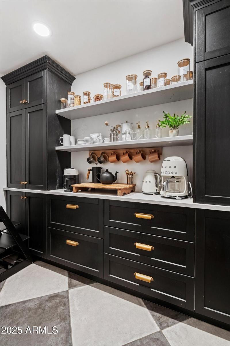 22-Vertical Walk-In Pantry