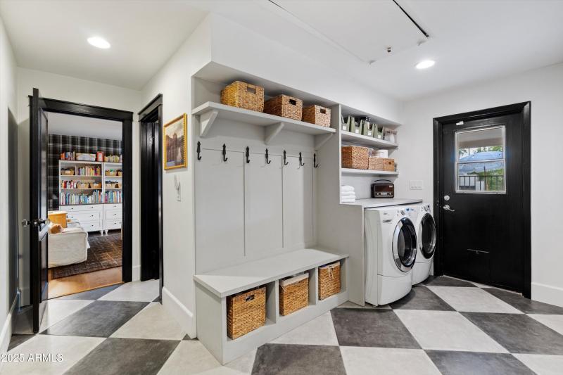 39-Laundry Room