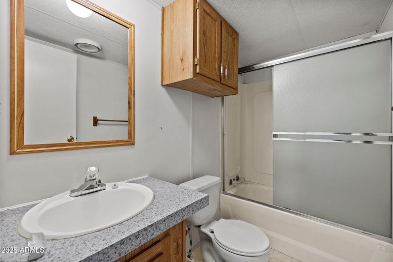 19_095-Bathroom #1