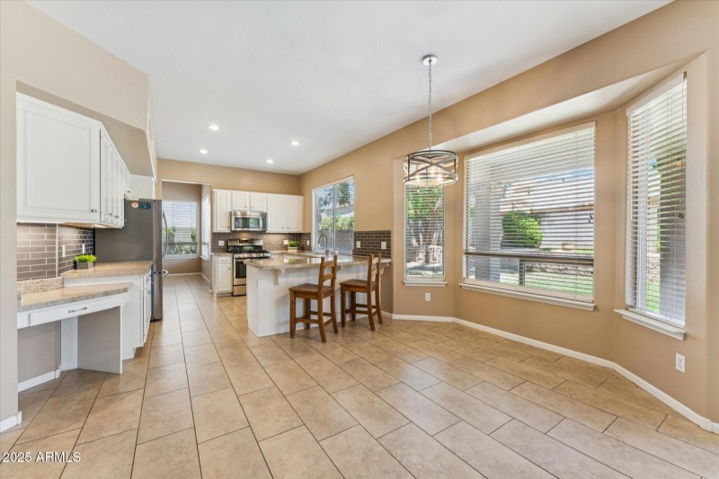 Eat-In Kitchen