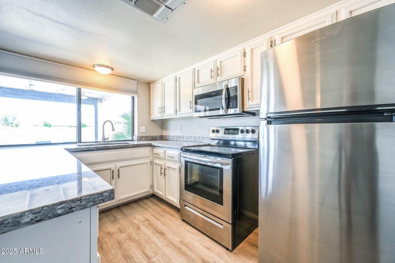 011-photo-kitchen-14680082