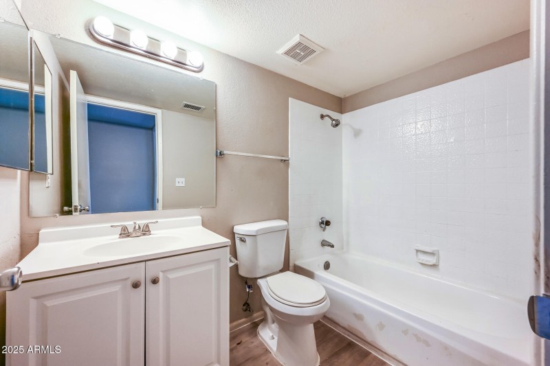 018-photo-bathroom-14680558