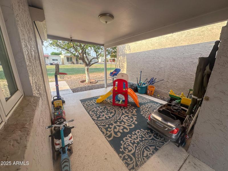 Front Covered Patio!