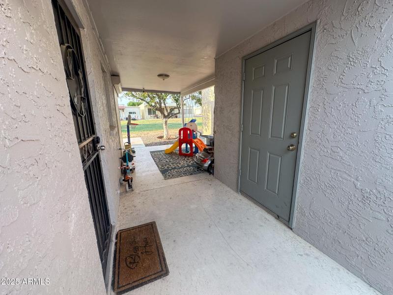 Covered Patio!!