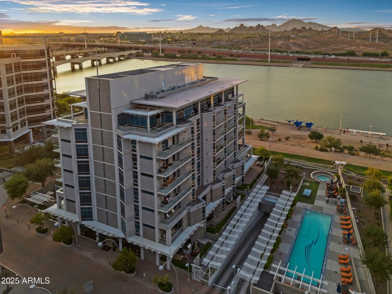 Overlooks the lake!