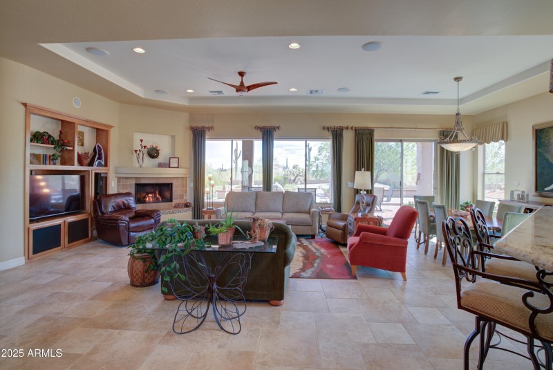 A living w_ fireplace