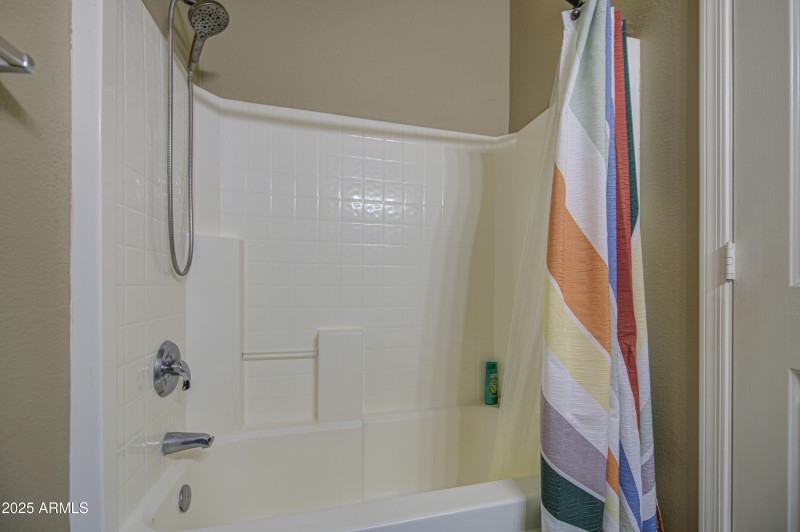 Bathroom 2-pic 3