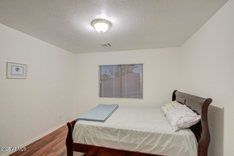 218 E SUNBURST LN