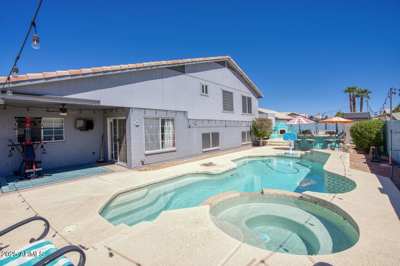 Pool & Spa