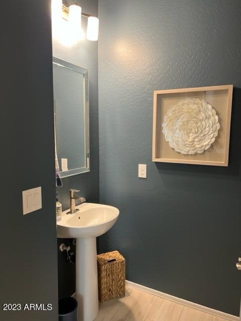 Wahalla halfbath view 1