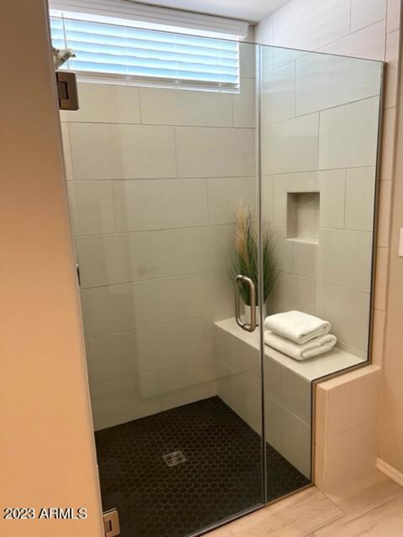 Wahalla master shower second view