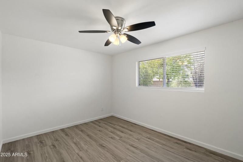 7041 E Cypres St-43