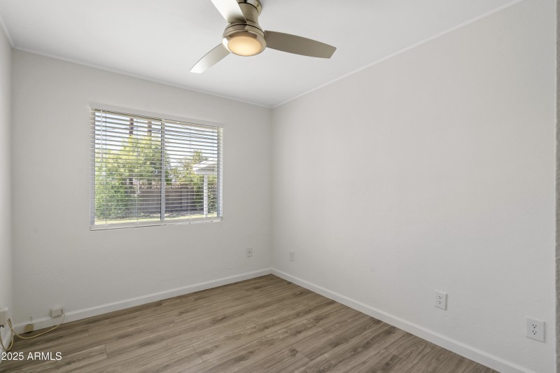7041 E Cypres St-43