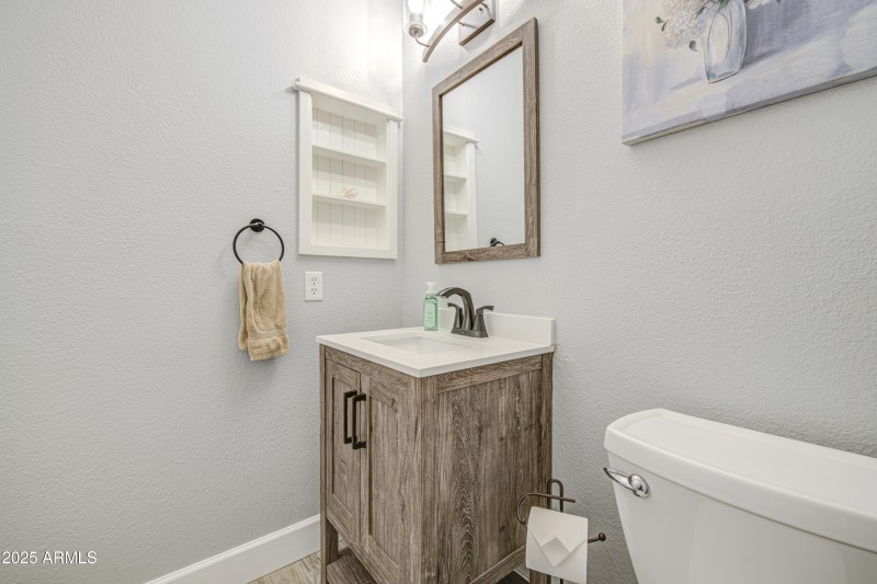 Bathroom 2-pic 3