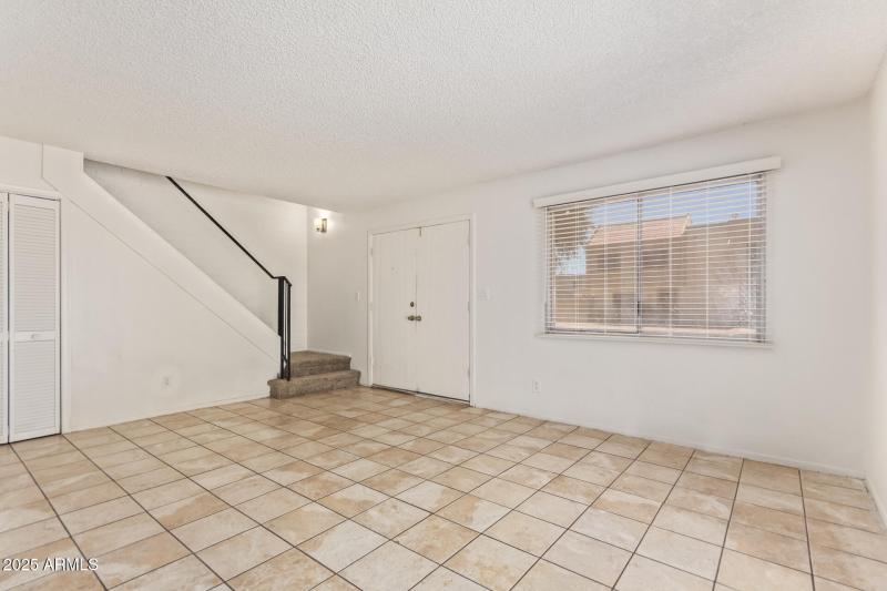Entry/Living Room