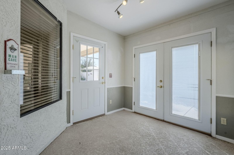 BONUS ROOM BACK PATIO