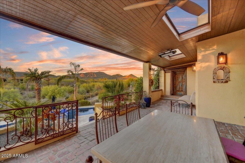 37-Patio Dining View