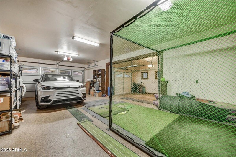 26-Garage Interior