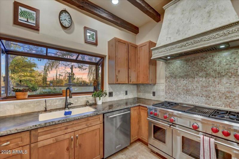22-Kitchen Detail