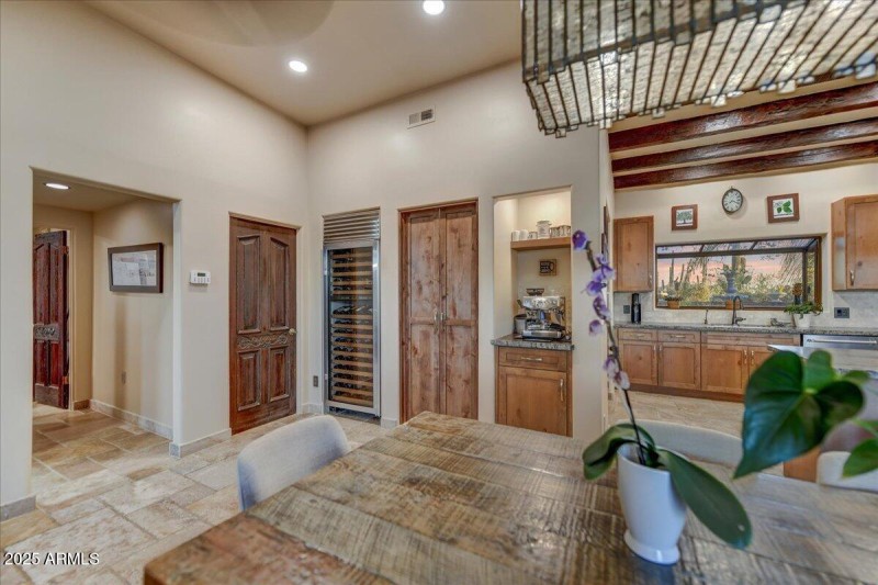 19-Dining Built Ins