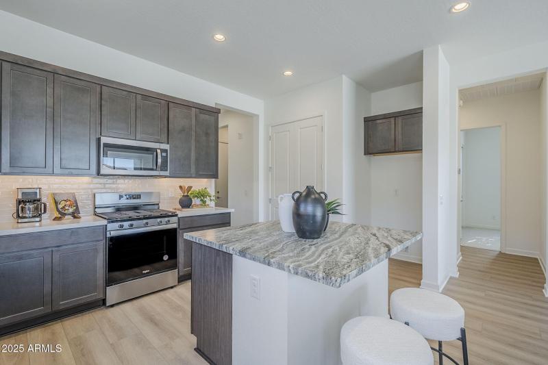 Kitchen W Island