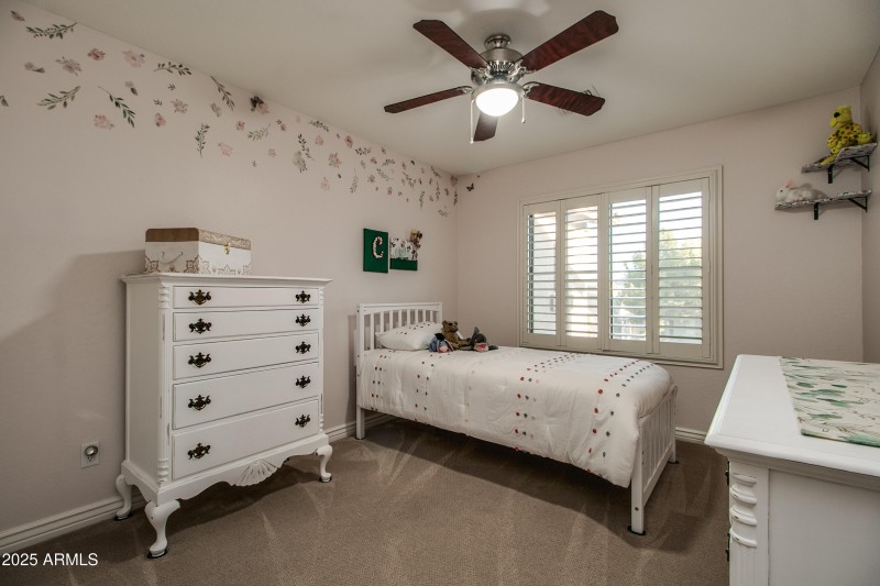 Colonial-074