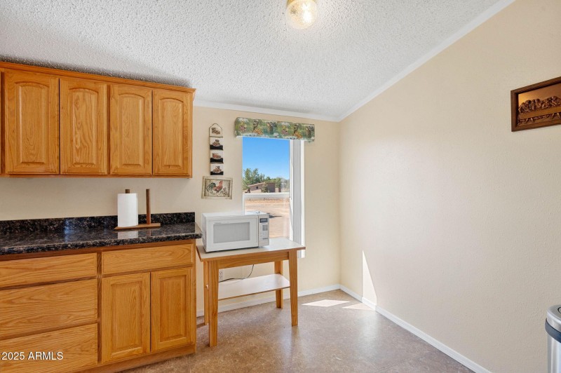 10-Kitchen (3)