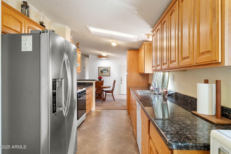 11-Kitchen (4)