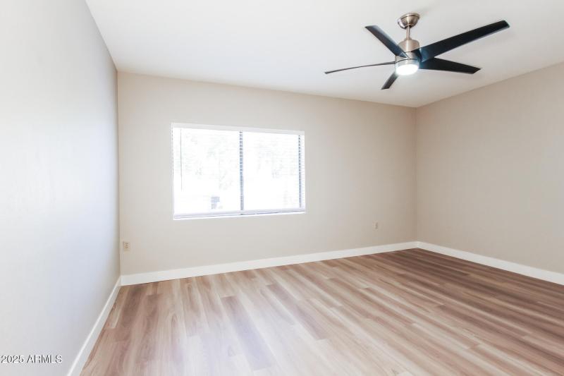 7-photo-Main-Bedroom